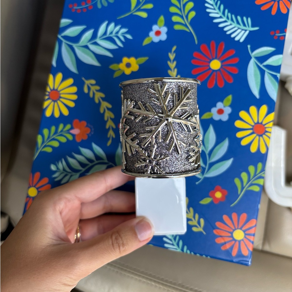 Bath & Body Works Silver Snowflake Wall Plug